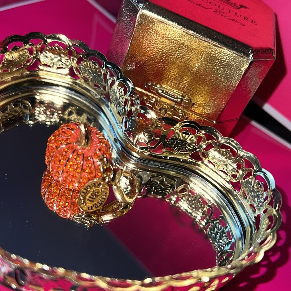 Authentic Juicy Couture pave pumpkin charm!🎃 RARE - Picture 6 of 8